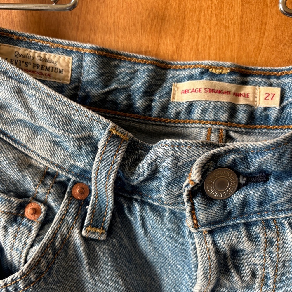 Levi's Ribcage Straight Ankle  size 27 Denim Jeans - Picture 9 of 11